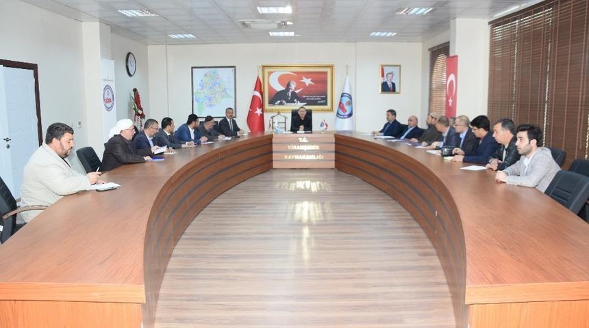 G&ouml;n&uuml;ll&uuml; imamlardan dezavantajlı ailelere g&ouml;n&uuml;l k&ouml;pr&uuml;s&uuml;