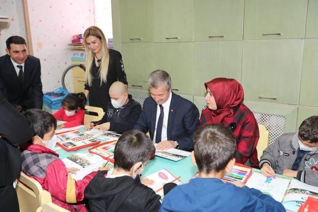 Tahmazoğlu’ndan lösemili çocuklara moral ziyareti