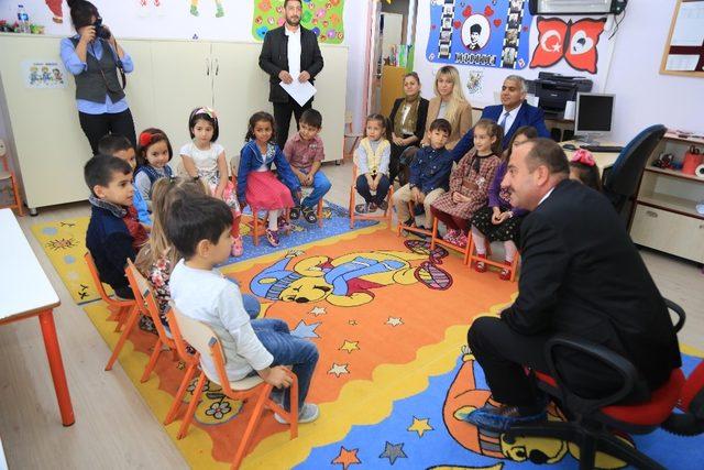 Başkan Duruay çocuklara masal okudu