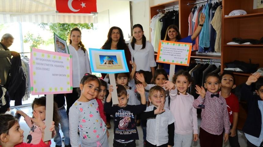 Minik Kalplerden Sosyal Market&rsquo;e yardım projesi