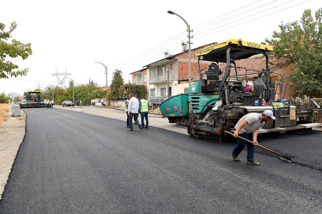 Büyükşehir trafo yolunu asfaltladı