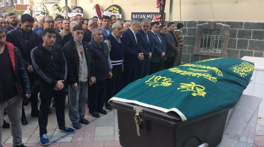 Mustafa Savaş&rsquo;ın dayısı son yolculuğuna uğurlandı