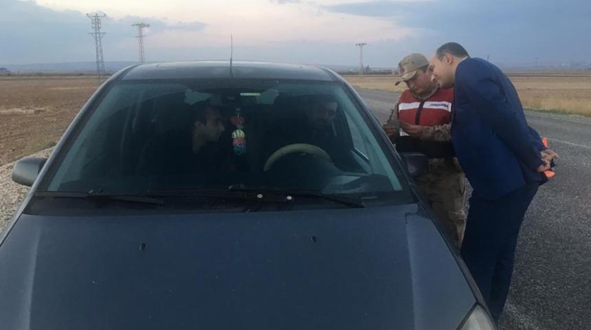 Jandarma s&uuml;r&uuml;c&uuml;leri, Kaymakam jandarmayı denetledi