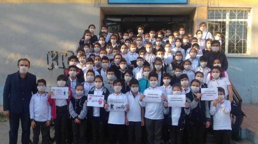 Fatih Sultan Mehmet Ortaokulu’nda empati eylemi