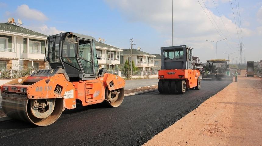 Başiskele&rsquo;de asfalt &ccedil;alışmaları s&uuml;r&uuml;yor
