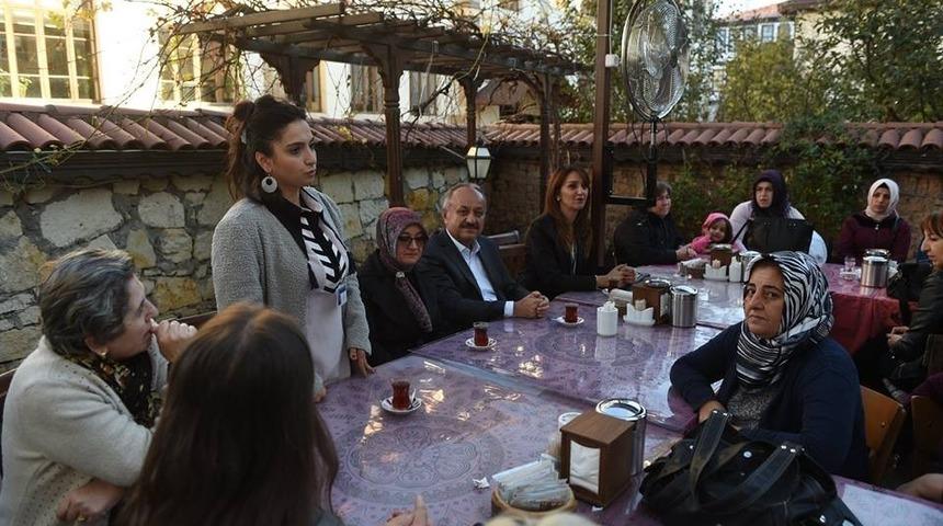 Belediye Başkanı Tahsin Babaş ev hanımlarıyla bir araya geldi