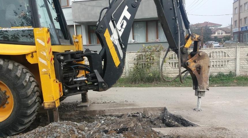 Yağmur suyu hatları yapımı devam ediyor