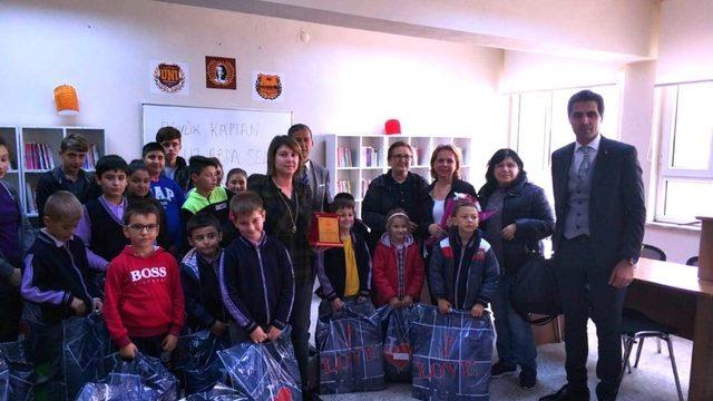 Oğuz Arda Sel’in sevenlerinden öğrencilere kışlık eşya