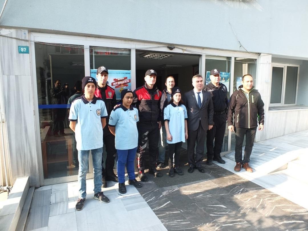 Roman &ccedil;ocukları polis oldu