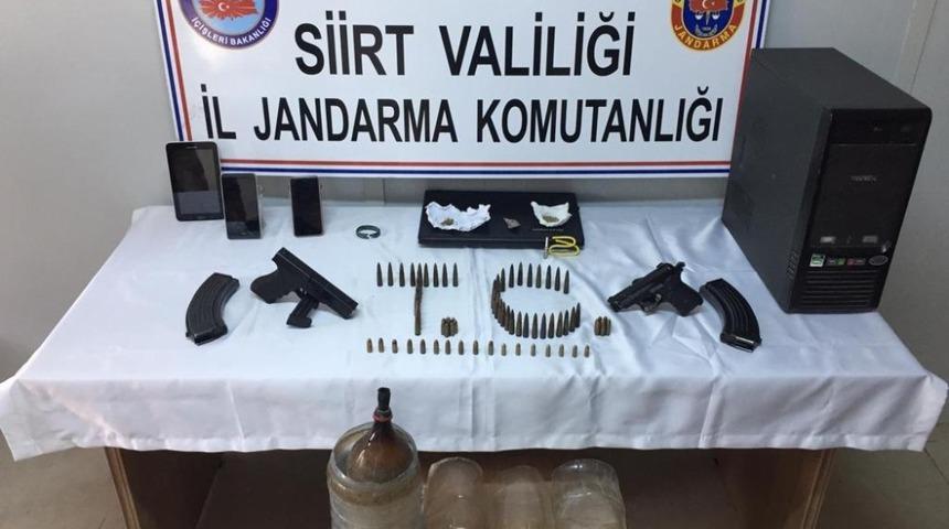 Siirt&rsquo;te bir evde silah ve m&uuml;himmat ele ge&ccedil;irildi