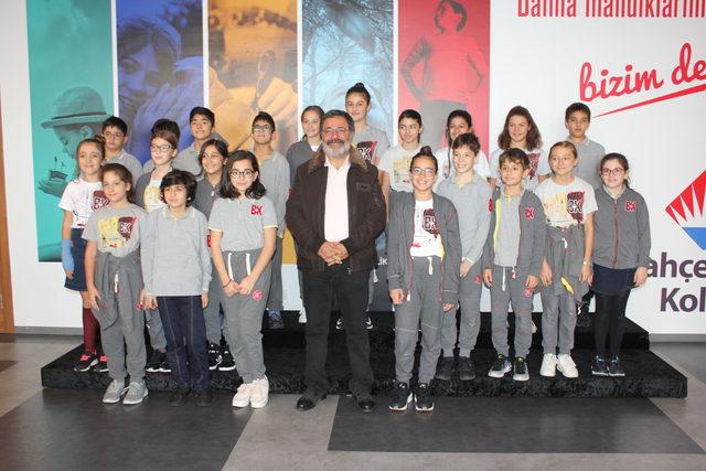 Bahçeşehir Koleji öğrencileriyle buluşan Ahmet Ümit'ten yeni çocuk kitabı müjdesi