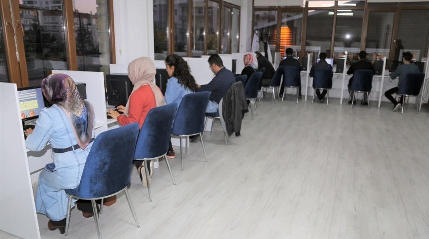 Niğde Belediyesi &uuml;cretsiz bilgisayar kursu veriyor