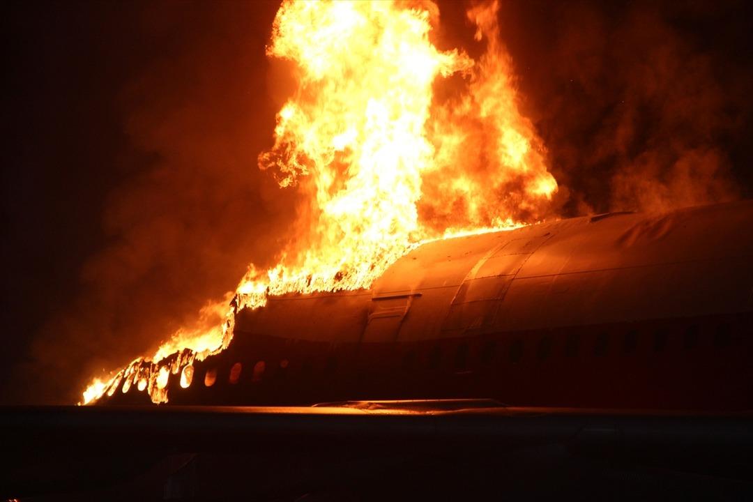 Konya'da y&uuml;rekleri ağza geldi! U&ccedil;ak cayır cayır b&ouml;yle yandı