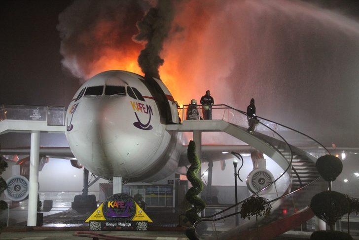 Konya'da yürekleri ağza geldi! Uçak cayır cayır böyle yandı G2