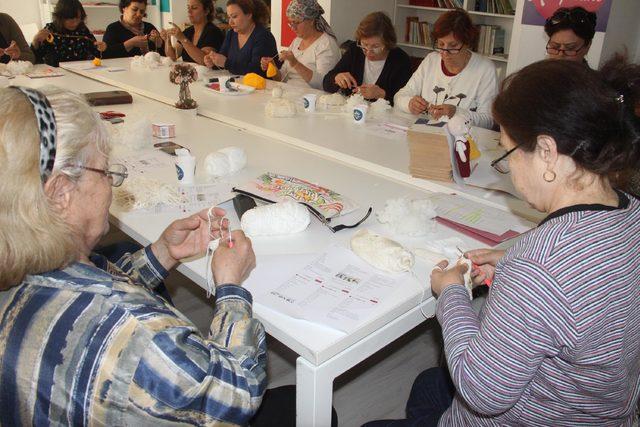 Maskeli bebeklerle kanser hastası çocuklara mutluluk taşıyacaklar