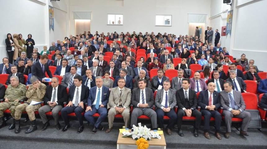 Dr. &Ouml;ğretim &Uuml;yesi Erkan Hirik; &ldquo;Liselerdeki madde kullanımını &uuml;niversiteden 2 kat daha yaygın&rdquo;