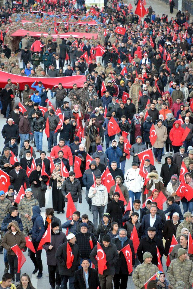 Erzurum da 10 bin kişi Aziziye Tabyaları na yürüdü 1