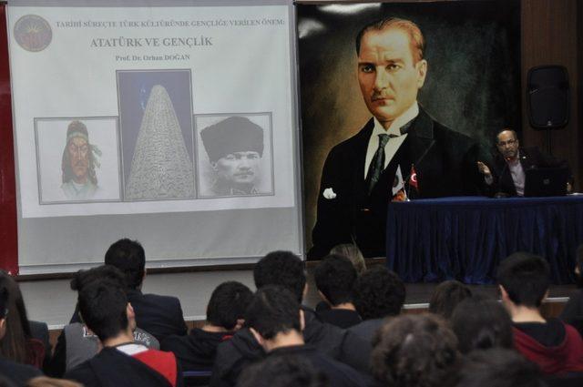 GKV’de Atatürk Ve Gençlik konferansı