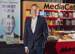 'Hikayesi En Bol' kredi kartının kitabı çıktı