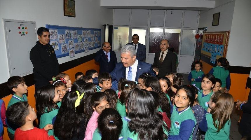 Vali Akın, devlet okullarını ziyaret ederek inceleme yaptı