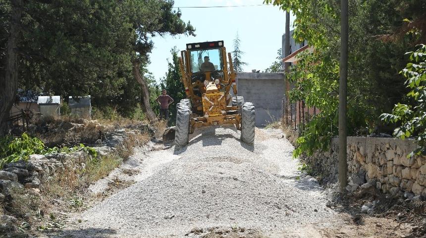 Tollu: "Asfaltlanmadık yol bırakmayacağız"