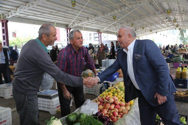 Başkan Tollu köylü pazarı esnafıyla buluştu