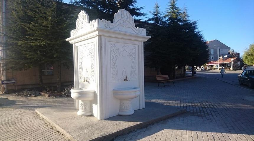 Aslanapa’da Osmanlı ve Selçuklu mimarisine uygun çeşmeler