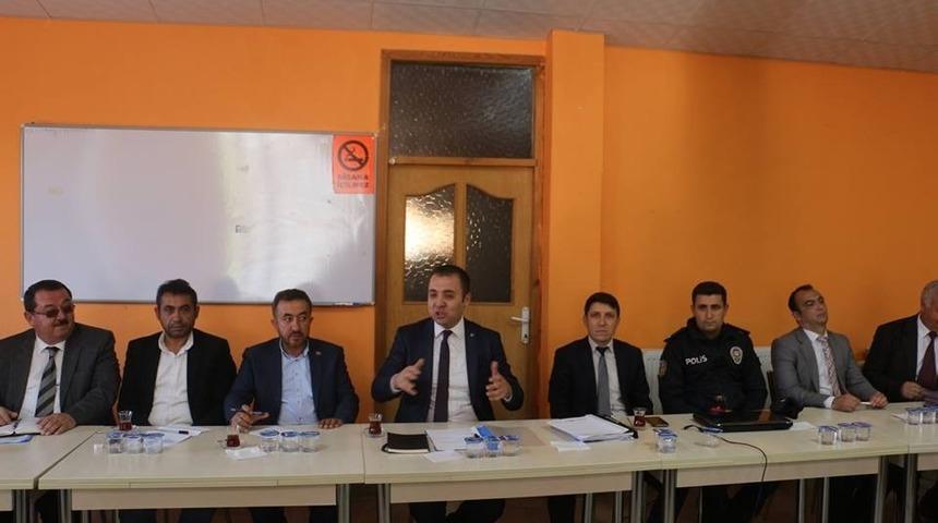 Altıntaş’ta muhtarlar toplantısı