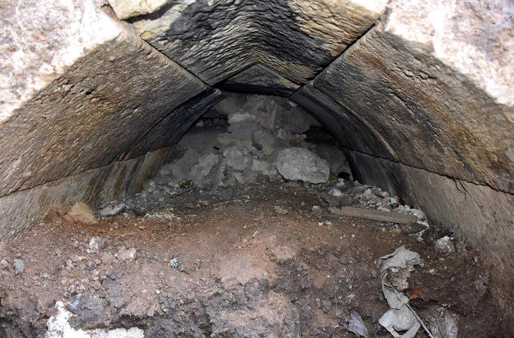 Çifte Minareli Medrese'nin altında gizli geçit mi var? G5