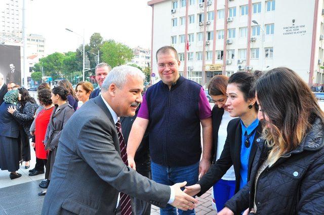 Vali Güvençer, Manisa’dan alkışlarla uğurlandı