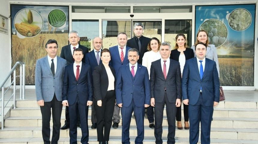 Vali Kaymak: &ldquo;Lisanslı depo i&ccedil;in şehrin dinamikleriyle birlikte &ccedil;alışılmalı&rdquo;