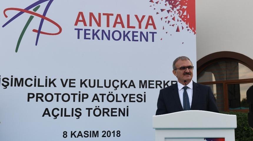 Antalya T&uuml;rkiye&rsquo;nin yazılım merkezi olmaya aday