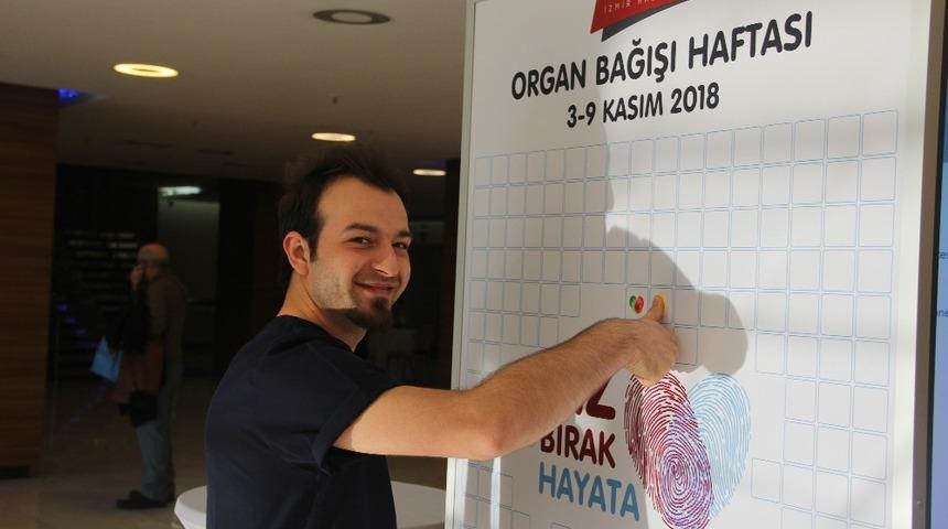 Organ bağışı i&ccedil;in a&ccedil;ılan stantta kısa s&uuml;rede 186 kişi bağış&ccedil;ı oldu