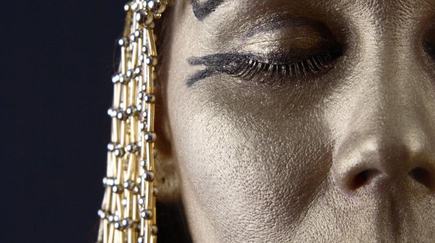 Makyaj hakkında az bilinen 21 ger&ccedil;ek! Uğruna &ouml;l&uuml;m&uuml; bile g&ouml;ze aldılar