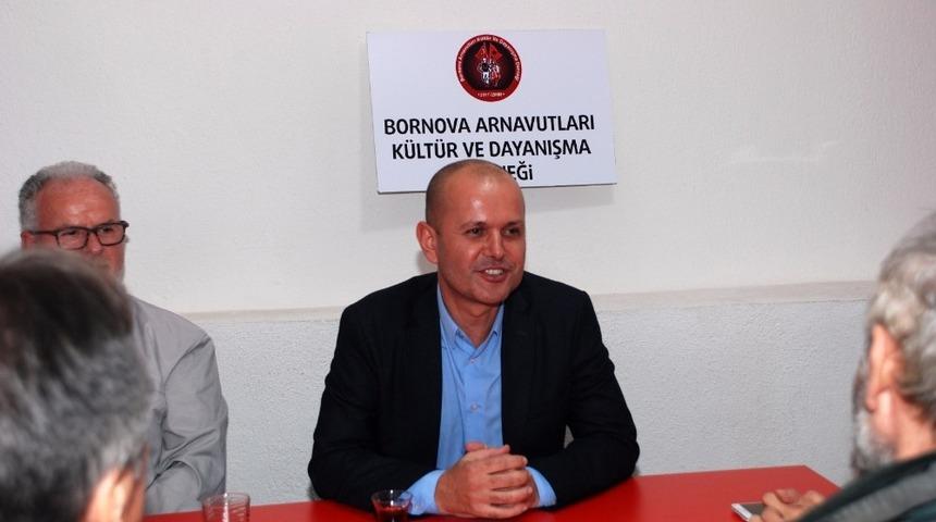 Bornova i&ccedil;in yola &ccedil;ıkan CHP&rsquo;li Ko&ccedil;analı, dur durak bilmiyor