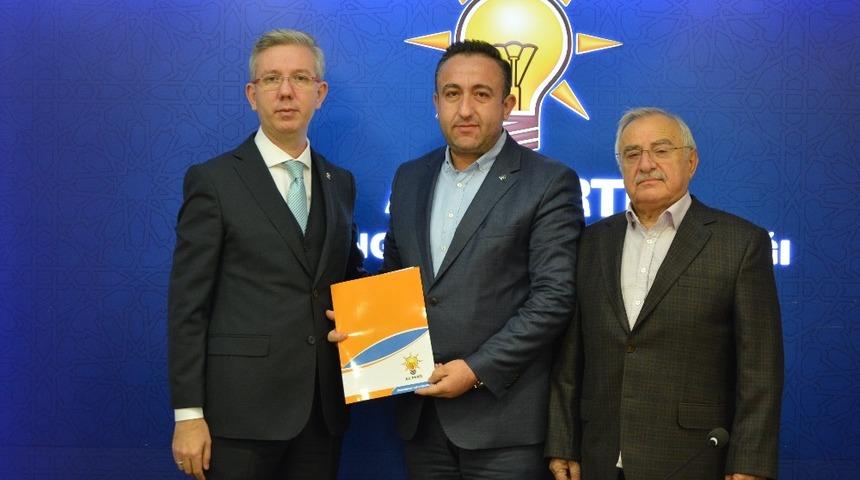 D&uuml;ndar aday adaylığını a&ccedil;ıkladı