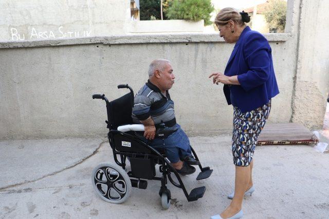 Akülü tekerlekli sandalye ile hayata bağlandılar