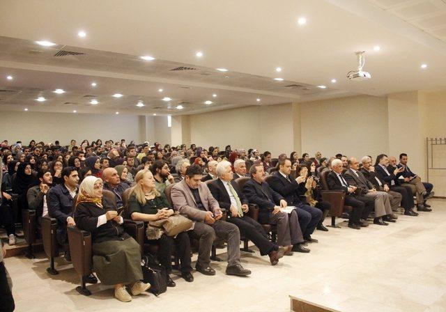 SAÜ’ de “Kültür ve Edebiyatımızda Sezai Karakoç” konulu paneli düzenlendi