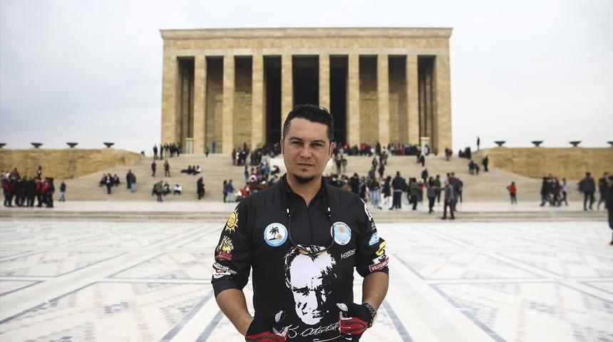 Anıtkabir'e gelmek için 500 kilometre pedal çevirdiler