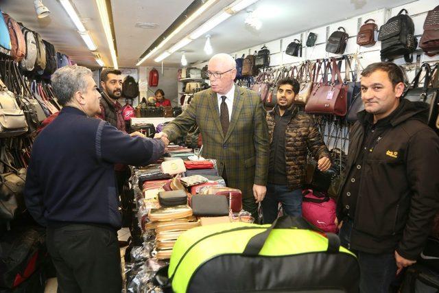 Başkan Kazım Kurt esnaf ziyaretlerini sürdürüyor