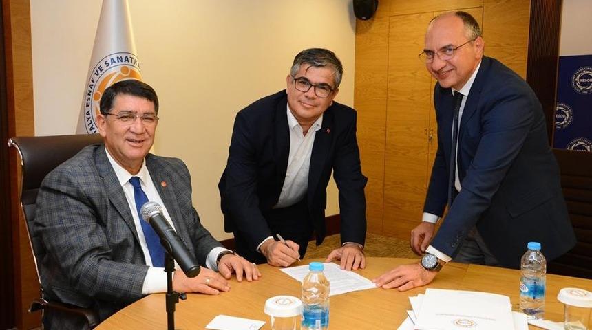 Tarihi Demircileri&ccedil;i &Ccedil;arşısı Sahaf Tezgahları S&ouml;zleşmesi imzalandı