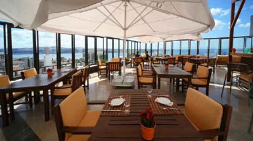 Artz Restaurant &amp; Terrace'ta Teras Keyfi