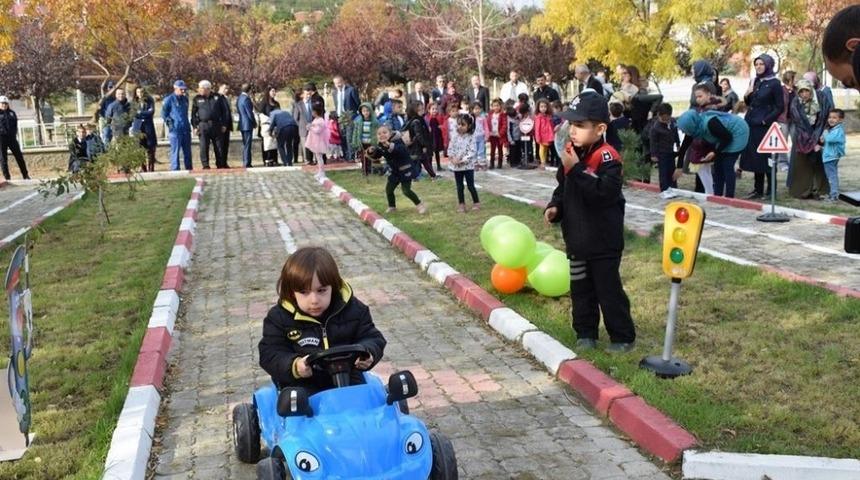 Sungurlu&rsquo;da anaokullarına trafik eğitim pisti