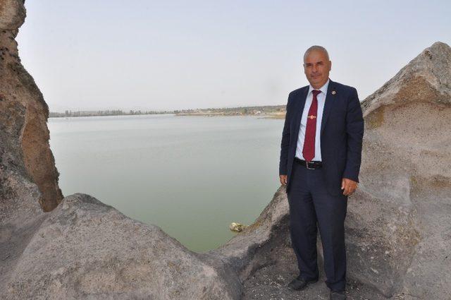 Frig Vadisi’nde yollar parke taşıyla kaplandı