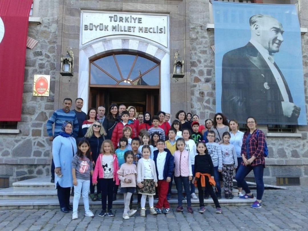 Minik &ouml;ğrencilerden anlamlı gezi