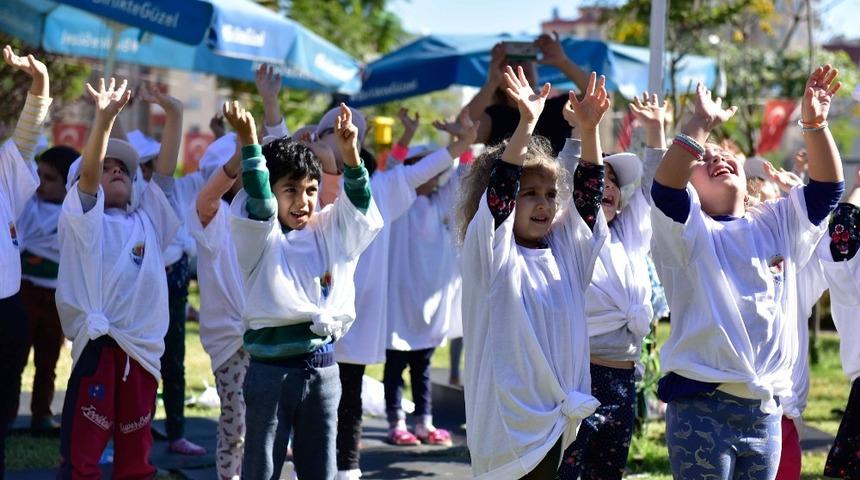Gen&ccedil;lere ebru, &ccedil;ocuklara yoga