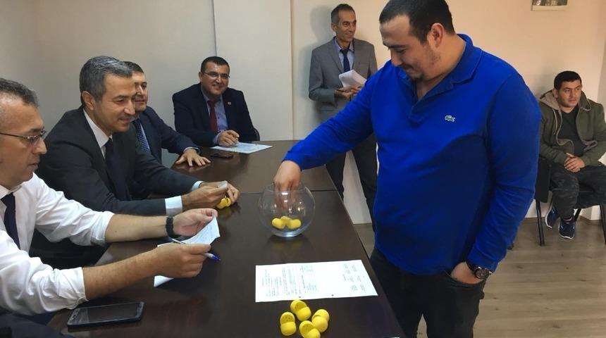 Marmaris&rsquo;te stand sahipleri kura ile belirlendi