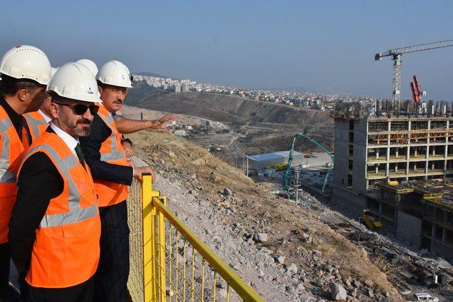 AK Parti'li Dağ'dan şehir hastanesi inşaatında inceleme