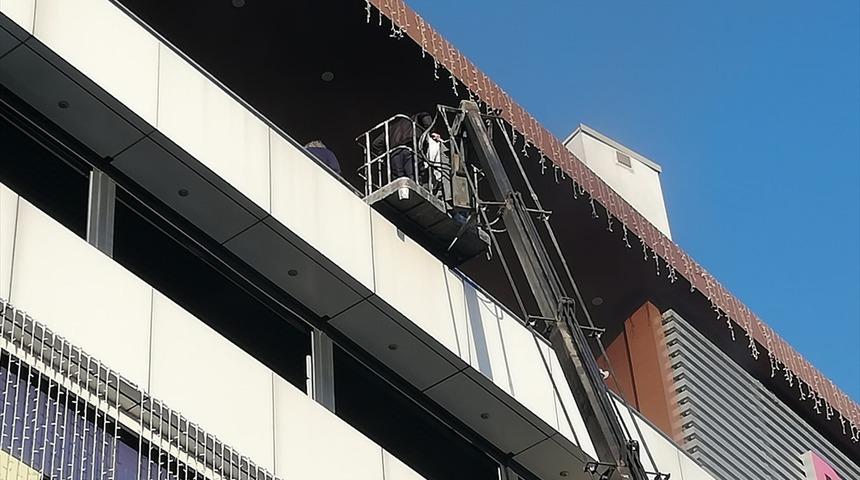 Kırklareli'nin Lüleburgaz ilçesinde AVM'de yangın!