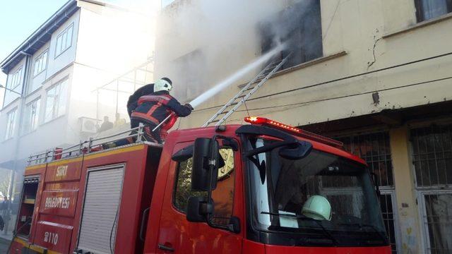 Siirt’te korkutan yangın: 3 kişi dumandan etkilendi